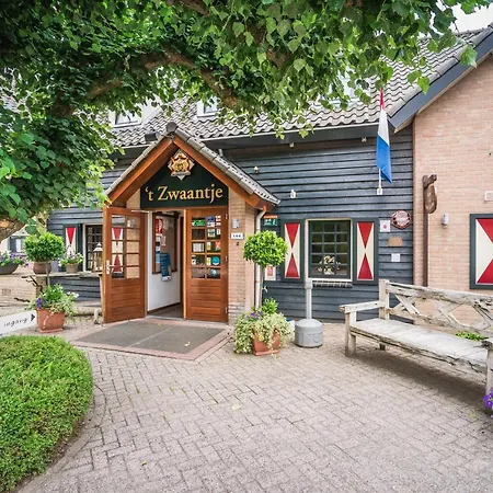 Restaurant 't Zwaantje Szálloda