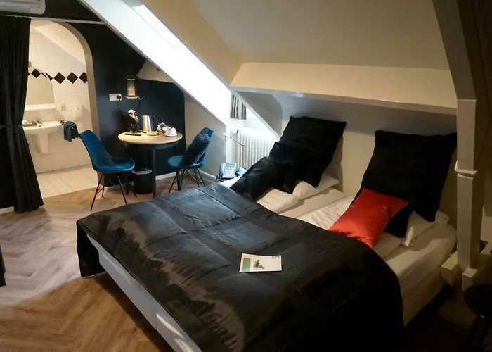 赫伯格小天鹅餐厅酒店 2* 穆克