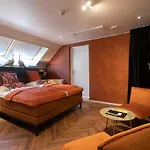 Restaurant 't Zwaantje מלון 2*